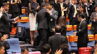 เปิดสภา