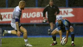 Matthew Morgan scores for cardiff Blues against Bath
