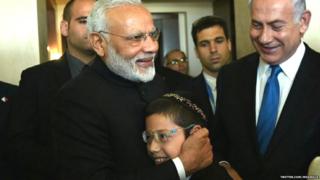 मोदी, मोशे के साथ