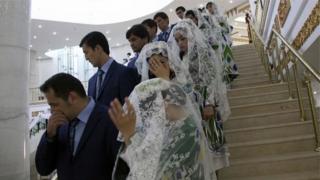 Tojikistonda bir necha yildan beri toʻylar va odatlarni tartibga solish harakat qilinadi