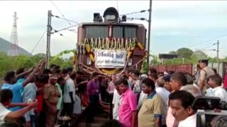 वाटर ट्रेन, पानी के वैगन की ट्रेन, ट्रेन, चेन्नई, जल संकट, पानी, ट्रेन पर पानी