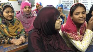गुजरात में पढ़तीं मुस्लिम लड़कियां
