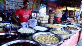 দুগ্ধ জাতীয় পণ্য। সম্প্রতি গরুর দুধেও জীবাণু পাওয়া গেছে।