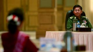 ဖွဲ့စည်းပုံ