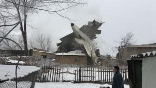 16-январь күнү “Манас” аба майданына жакын жердеги Дача-Су айылына учак кулап, жалпысынан 39 адам каза болгон