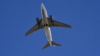 BOEING 737-600