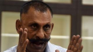 'சட்டத்திற்கு முரணாக வழக்கு பதிவுசெய்ய சொல்லி பொன். மாணிக்கவேல் மிரட்டுகிறார்'