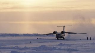 Посадка Ан-74 на "Барнео"