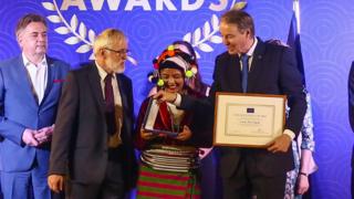 လေးနှစ်အတွင်း ဥရောပသမဂ္ဂက မြန်မာ့လူ့အခွင့်အရေးလှုပ်ရှားသူ ၁၀ ယောက်ကျော်ကို ဒီဆုချီးမြှင့်ထားပြီးဖြစ်ပါတယ်။