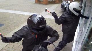Raiders smash a jewellery shop window