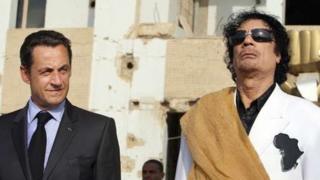 Nicolas Sarkozy et Kadhafi