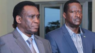 Mathias Basabose na Joseph Ntidendereza.