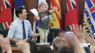 Justin Trudeau ve oğlu