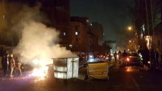 اعتراضات در تهران در طول شب ادامه داشت