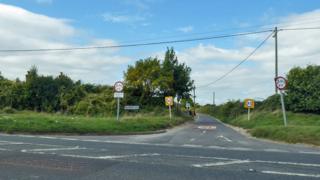 A343 junction with Salisbury Lane