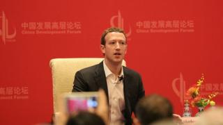 Người sáng lập Facebook Mark Zuckerberg nhiều năm qua đã có nhiều nỗ lực để lấy lòng các quan chức Trung Quốc, thậm chí còn học tiếng Quan Thoại.