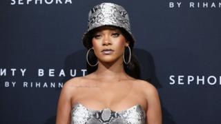 Fenty Beauty: How Make-up Helped Rihanna Become A Billionaire - BBC News