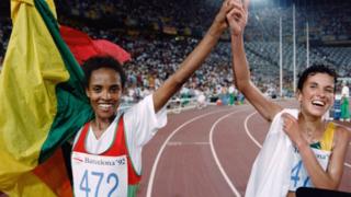 ደራርቱ ቱሉ ምስ ኣትሌት ኤለና መየር