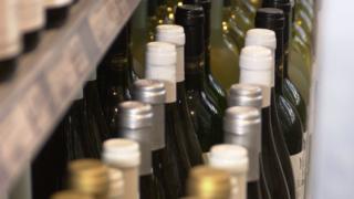 vino na rafu