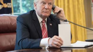 Le président Trump dit avoir prononcé le nom du sergent Johnson sans hésitation.