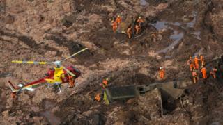 Helicópteros durante resgate em Brumadinho