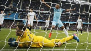 Lokacin da Gabriel Jesus ya ci Golan Swansea Lukasz Fabianski, kwallon Man City ta biyu