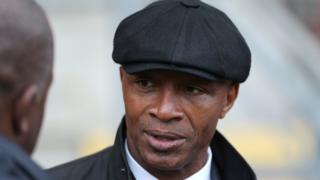 Cyrille Regis était une véritable figure du foot anglais pour avoir été l'un des premiers joueurs noirs à devenir professionnel