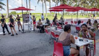 Miami Beach, Florida, ABD, 26 Haziran 2020'de okyanus 7 kafe