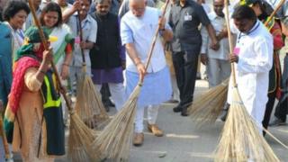 नरेंद्र मोदी, वाल्मिकी, कर्मयोगी.