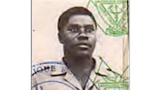 Mbere ya 1994 mu Rwanda, Mudacumura yari yungirije umukuru w'abasirikare barindaga uwari Perezida Juvénal Habyarimana.