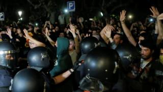 Demonstranti i policija