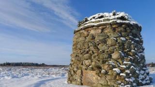 Càrn aig làrach a' bhlàir