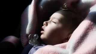 Bebé durmiendo