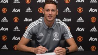Nemanja Matic a rejoint Manchester United pour trois saisons et près de 45 millions d'euros.