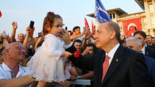 Erdoğan kız çocuğu seviyor