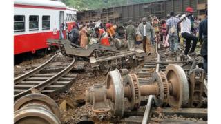 Image du déraillement du train de la société Camrail le 21 octobre 2016 à Eseka au Cameroun