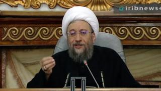 طعنه صادق لاریجانی به احمدینژاد: بست نشستن فایده ندارد