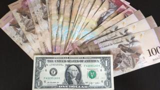 Un dólar al cambio en el mercado negro podría suponer unos 4.000 bolívares, para lo que se necesitarían 40 billetes.