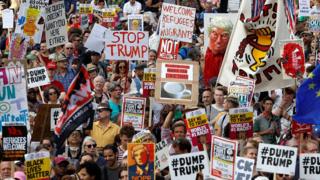 Aksi memprotes Trump