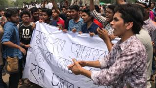 আন্দোলনরত শিক্ষার্থীদের মধ্যে স্পষ্ট বিভক্তি তৈরি হয়েছে।