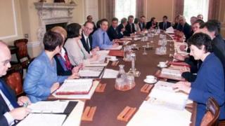 Tony Blair là Thủ tướng đã gặp nhóm triển vọng ngồi ghế các bộ trưởng ngay sau khi có kết quả bầu cử