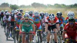 Des cyclistes du Tour du Faso 2015