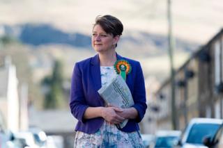 Leanne Wood проводит кампанию в Рондде