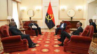 Perezida Tshisekedi (ibumoso), Museveni, Lourenco na Kagame (iburyo) mu nama i Luanda uuy munsi kuwa gatanu