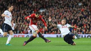 Henrikh Mkhitaryan yana cin Tottenham