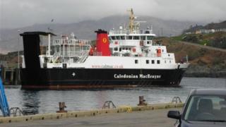 Bàt-aiseig an Cala Mhalaig