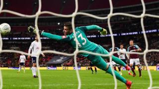 Tottenham ta sharara wa West Ham kwallaye