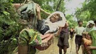 Kumannaan qaxootiga Rohingya oo u qaxaya Bangladesh