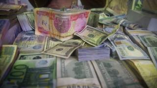 Farklı para birimlerinde banknotlar