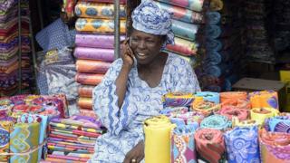 Aworan onisowo lọja Oshodi nilu Eko
